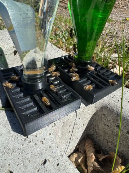 WANUKA bee drinker
